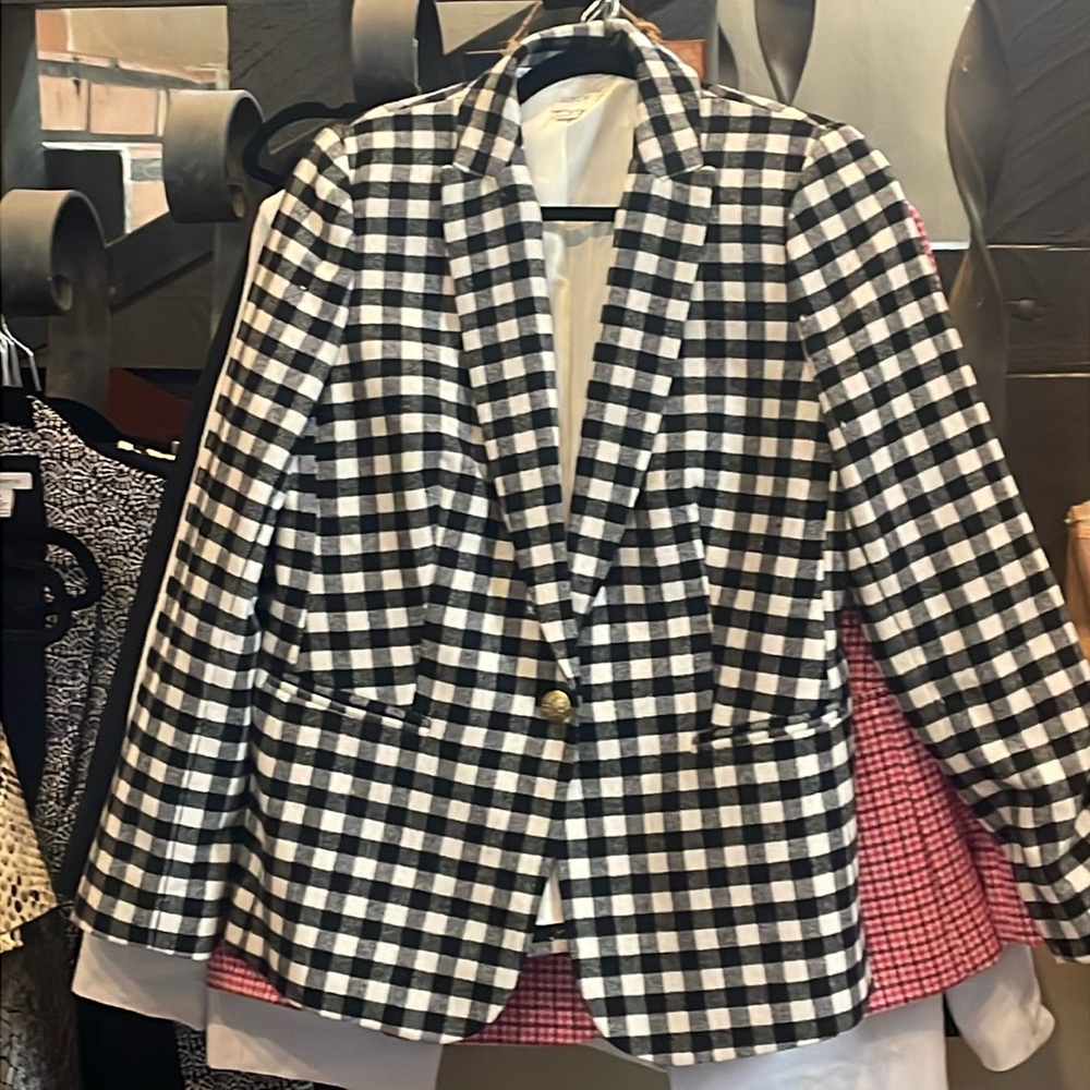 Brand new never worn gorgeous checked wool blend lined blazer!